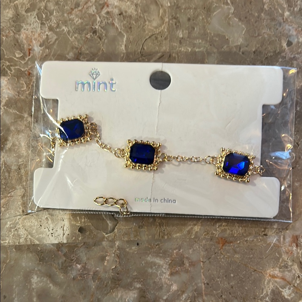 Mint Blue and Gold Gemstone Bracelet - Picture 4 of 4